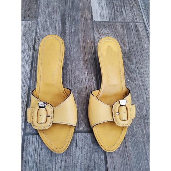 Tod's Shoes - Tod's Yellow Leather Kitten Heel Sandals In Size 36. Clean Outer Sole